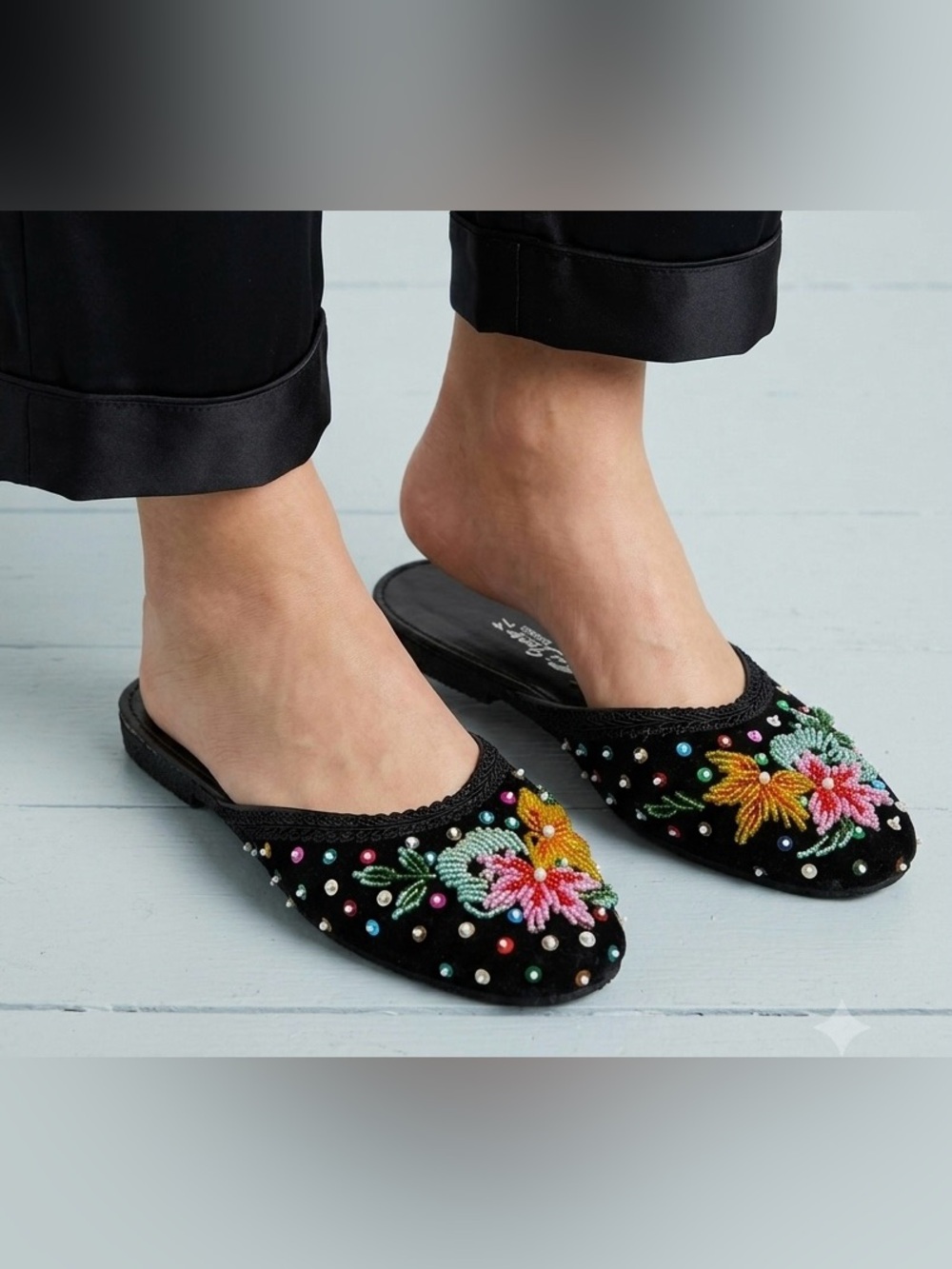 Vintage Tai Fong Beaded & Sequined Floral Slippers Mules Black Velvet Size 7.5